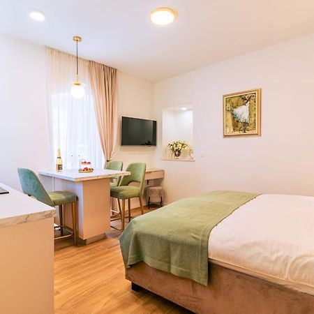 Apartament Luxury App Palace Old Town& Studio Green Melody With Terrace Split Zewnętrze zdjęcie