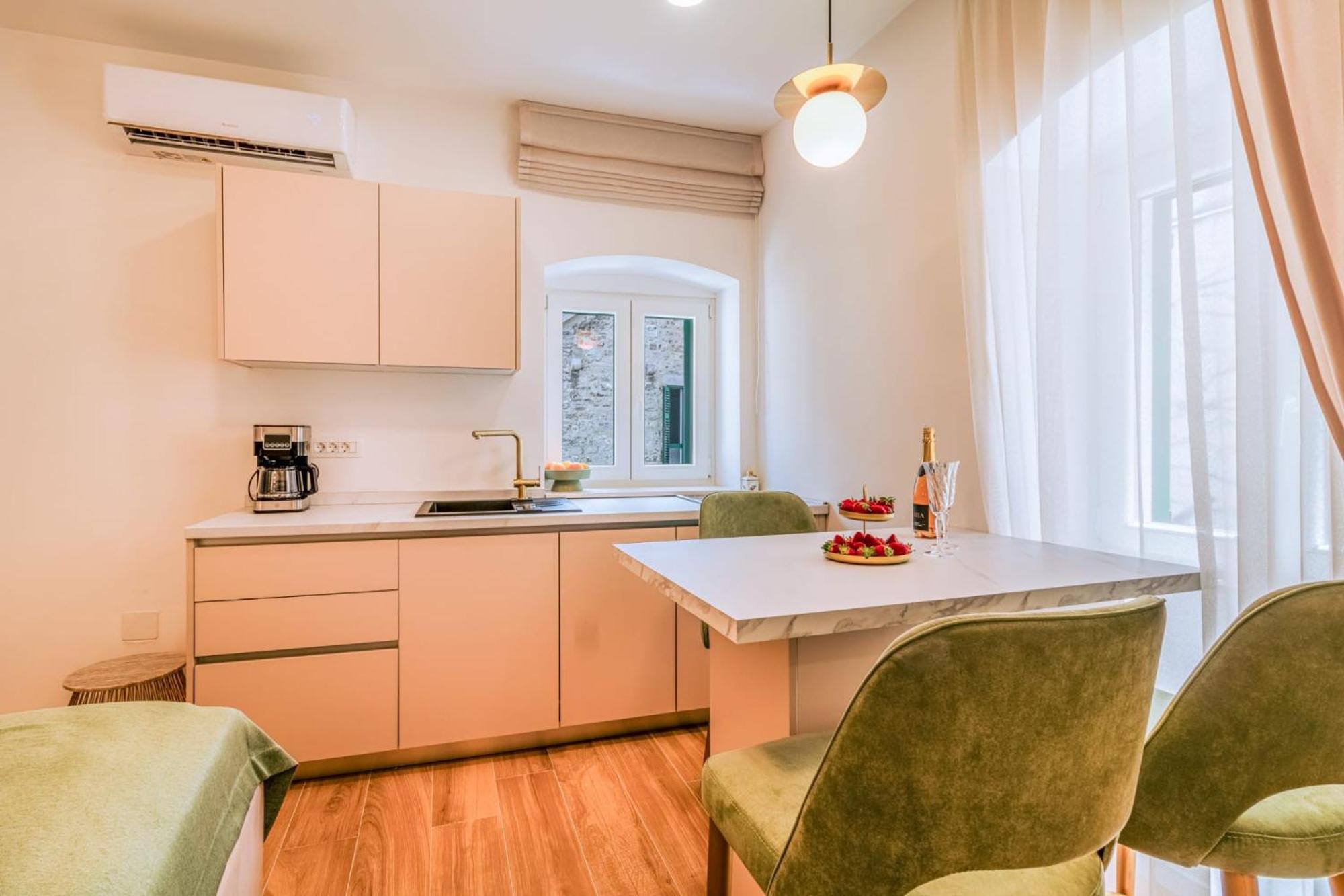 Luxury 2 Bedroom-2 Bathroom Apartment & Studio App With Rooftop Terrace Split Zewnętrze zdjęcie