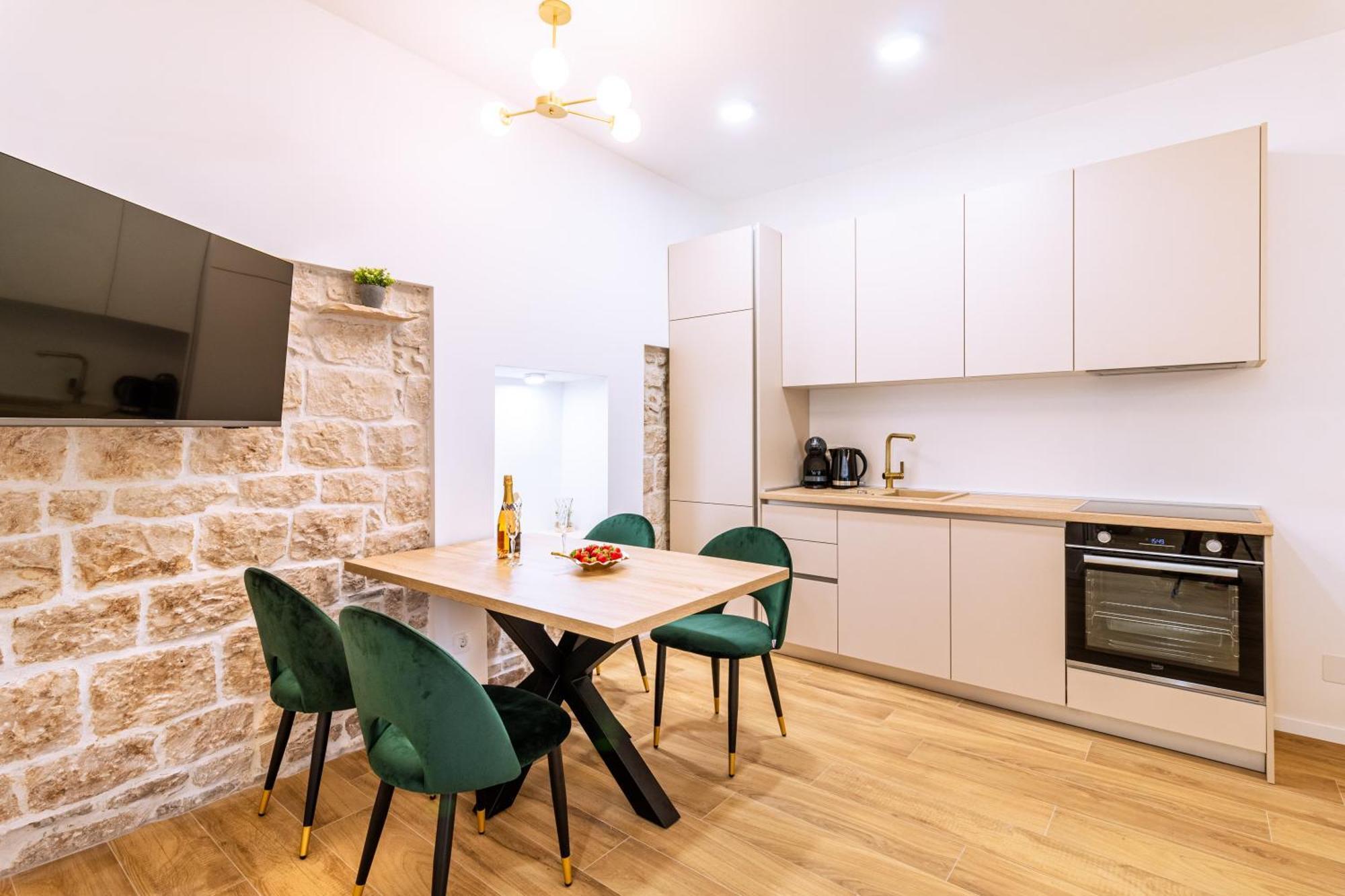 Luxury 2 Bedroom-2 Bathroom Apartment & Studio App With Rooftop Terrace Split Zewnętrze zdjęcie