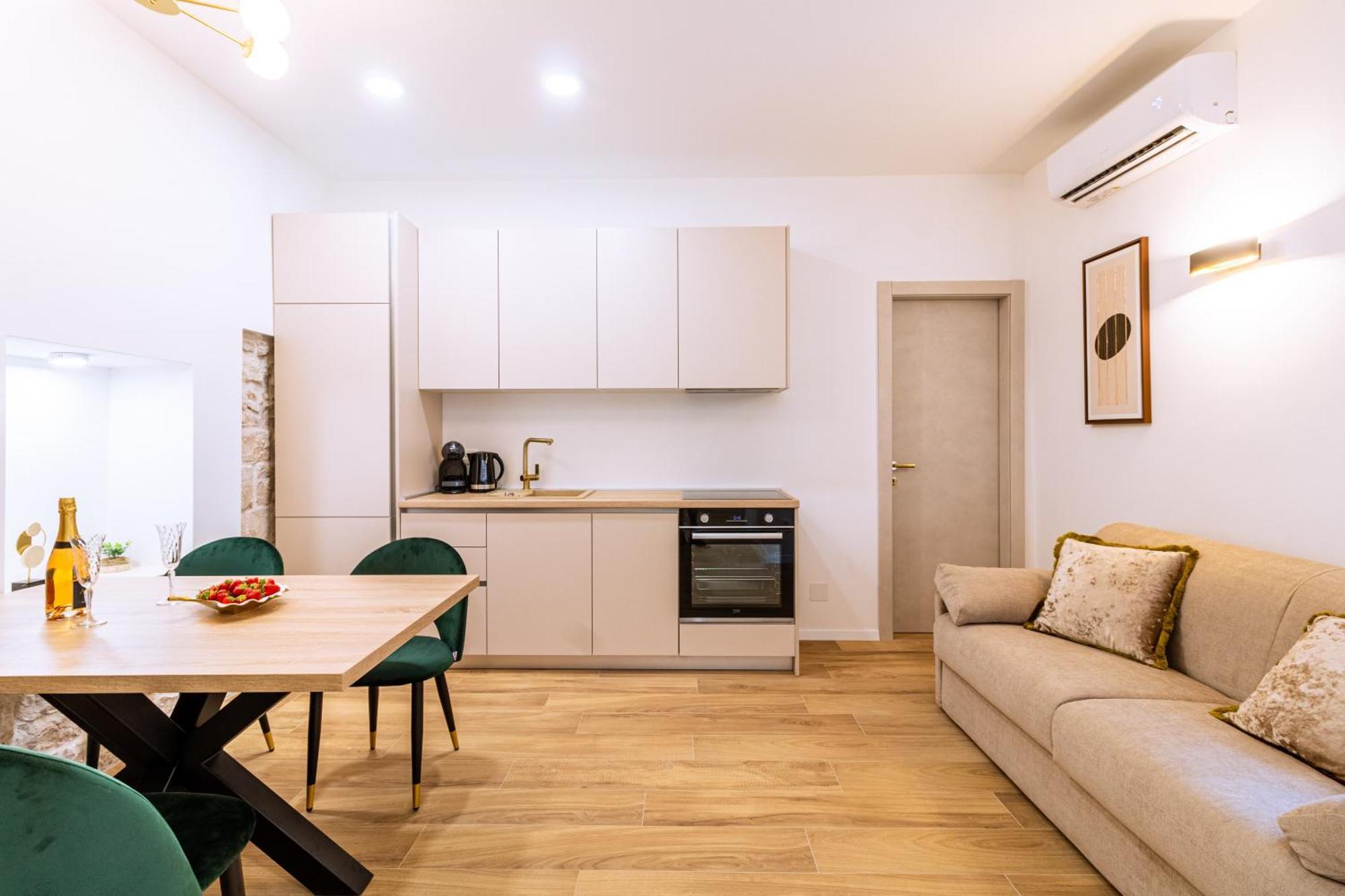 Luxury 2 Bedroom-2 Bathroom Apartment & Studio App With Rooftop Terrace Split Zewnętrze zdjęcie