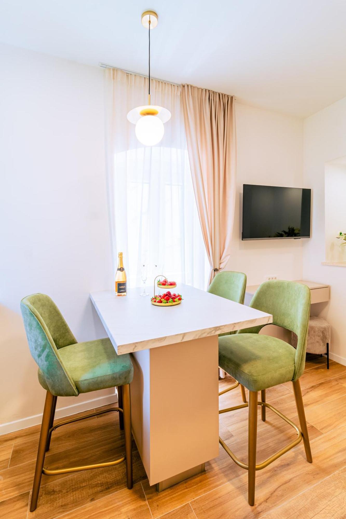 Luxury 2 Bedroom-2 Bathroom Apartment & Studio App With Rooftop Terrace Split Pokój zdjęcie