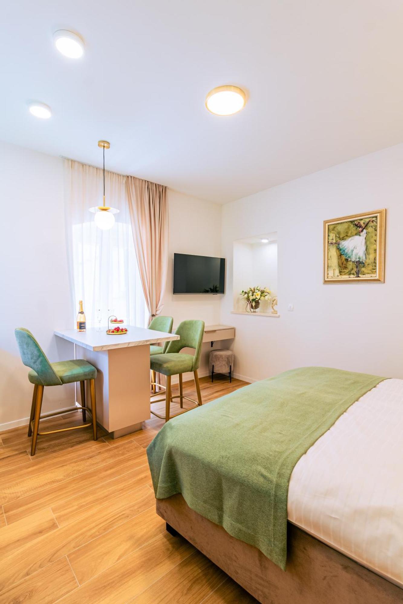 Luxury 2 Bedroom-2 Bathroom Apartment & Studio App With Rooftop Terrace Split Zewnętrze zdjęcie